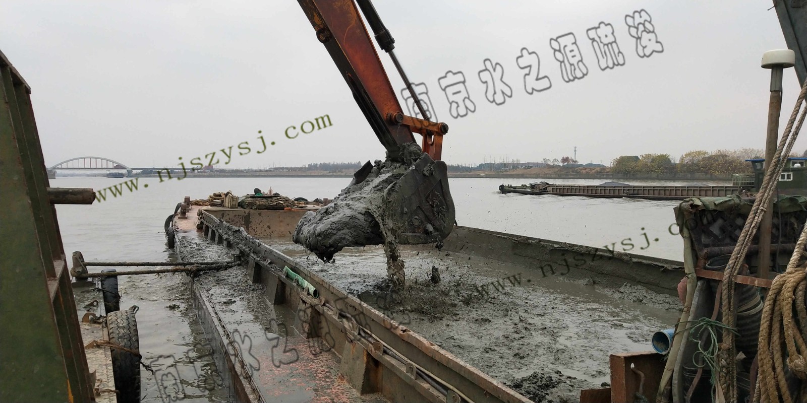 泥驳载满9.jpg 泥驳载满9.jpg